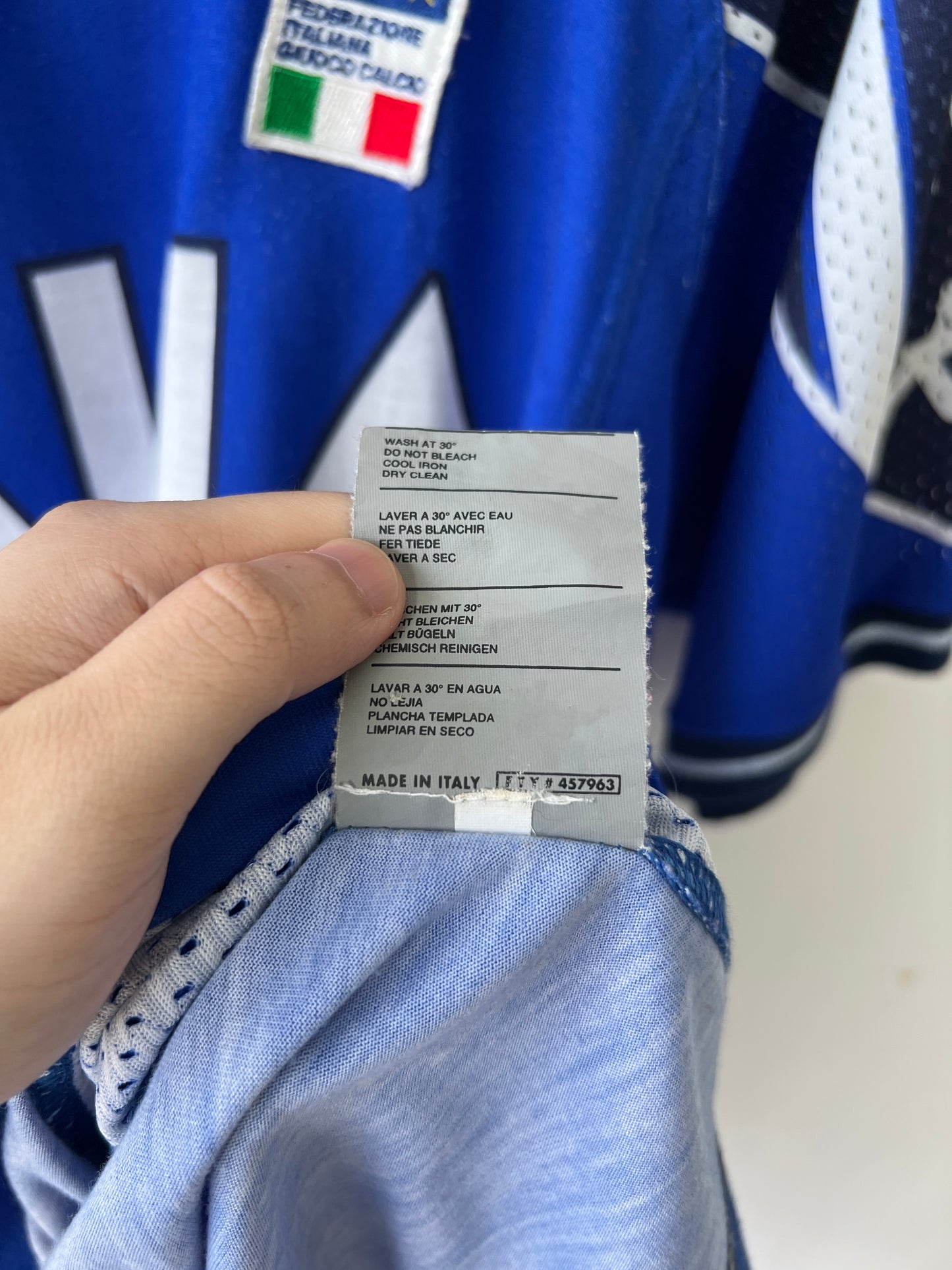 (L) Italy Vintage 2000 Training Shirt