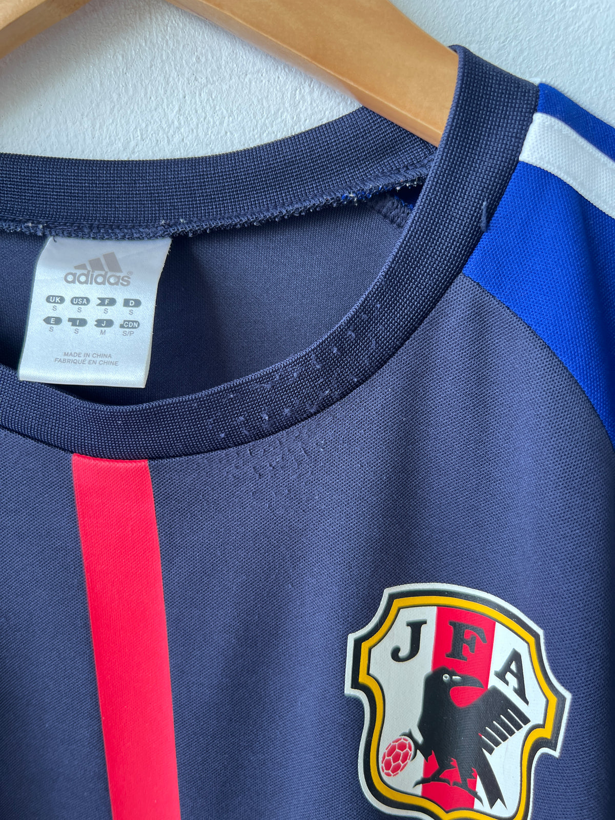 *Signed* (S) Japan 2012-13 Home Shirt Honda #4 (with Photo Proof)