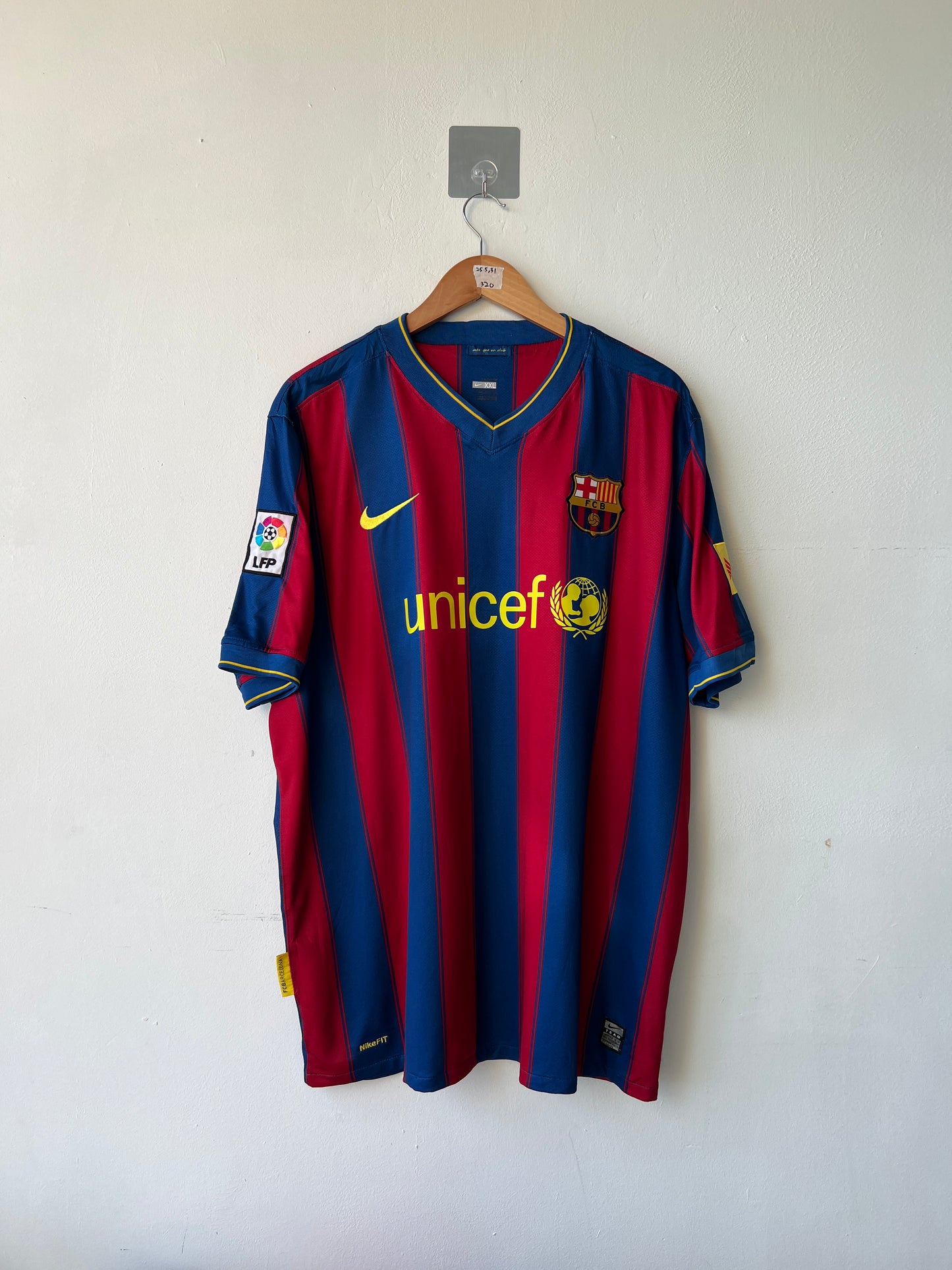 Barcelona 2009-10 Home Shirt Xavi #6 (XXL)