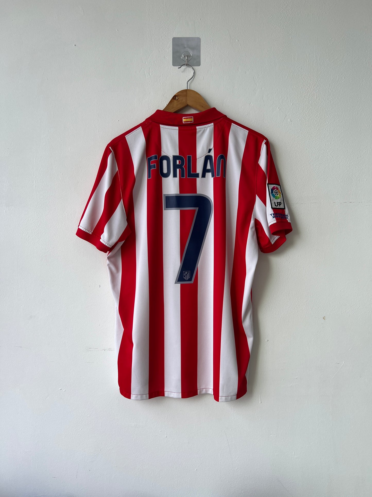 (L) Atletico Madrid 2009-10 Home Shirt Forlan #7