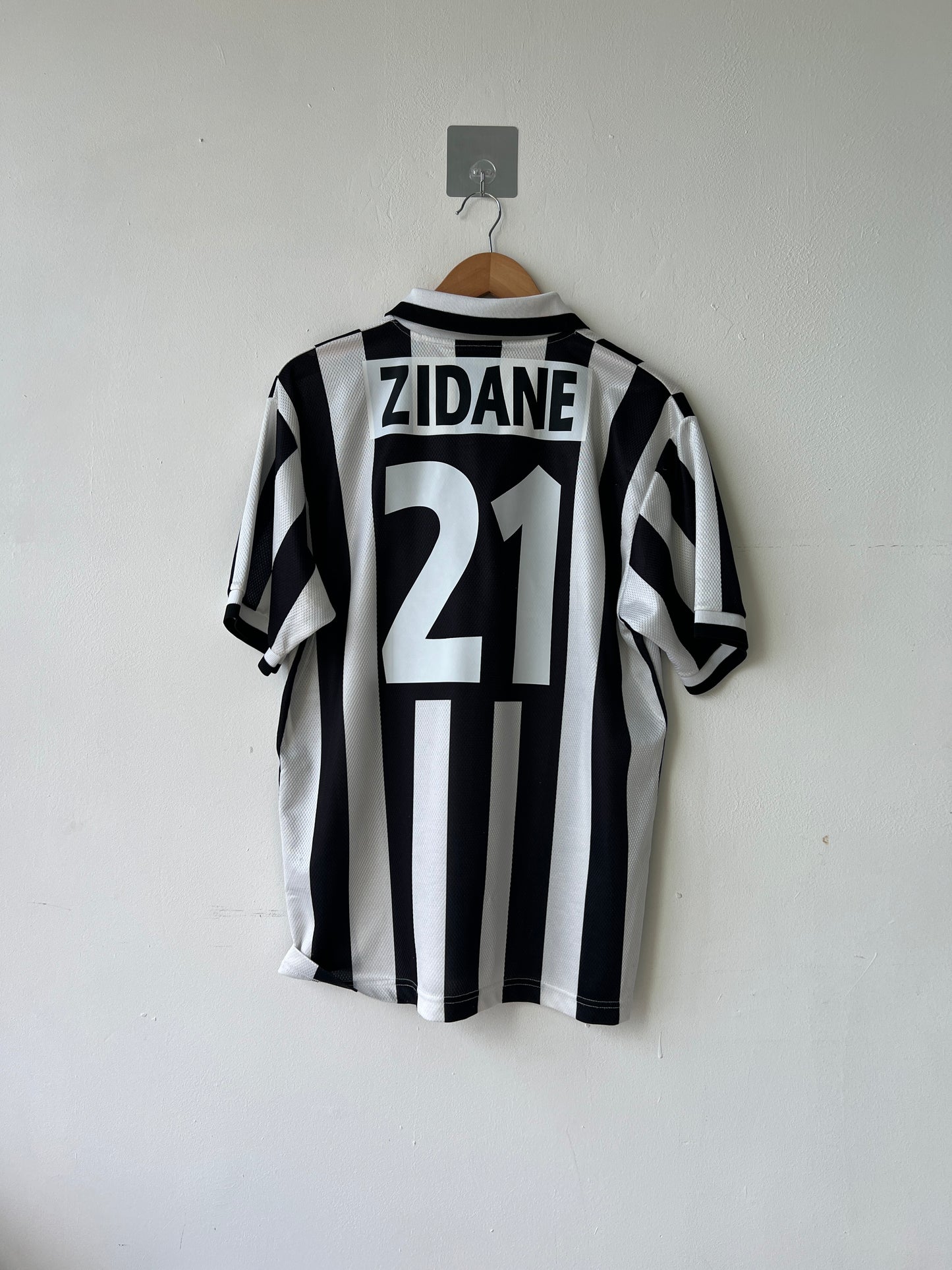 Juventus 1995-97 Home Shirt Zidane #21 (L)