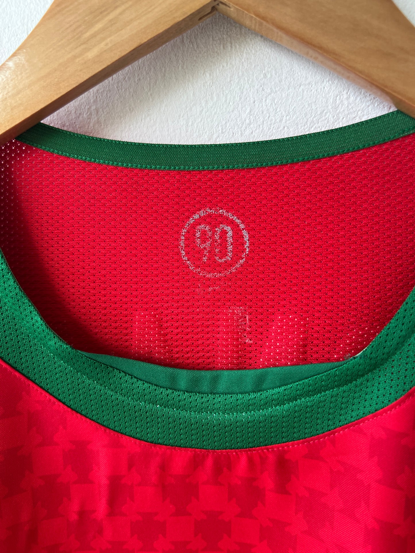 (M) Portugal 2004-06 Home Shirt C. Ronaldo #17