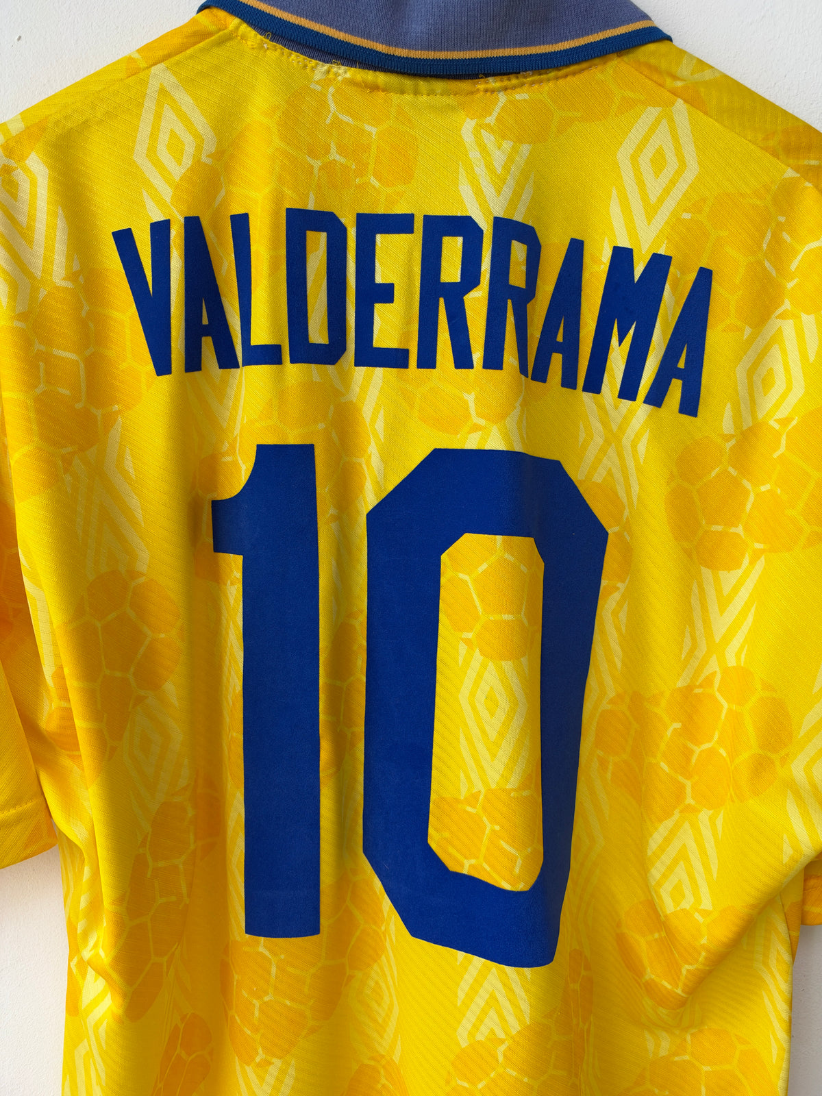 (L fits XL) Colombia 1994-95 Home Shirt Valderrama #10