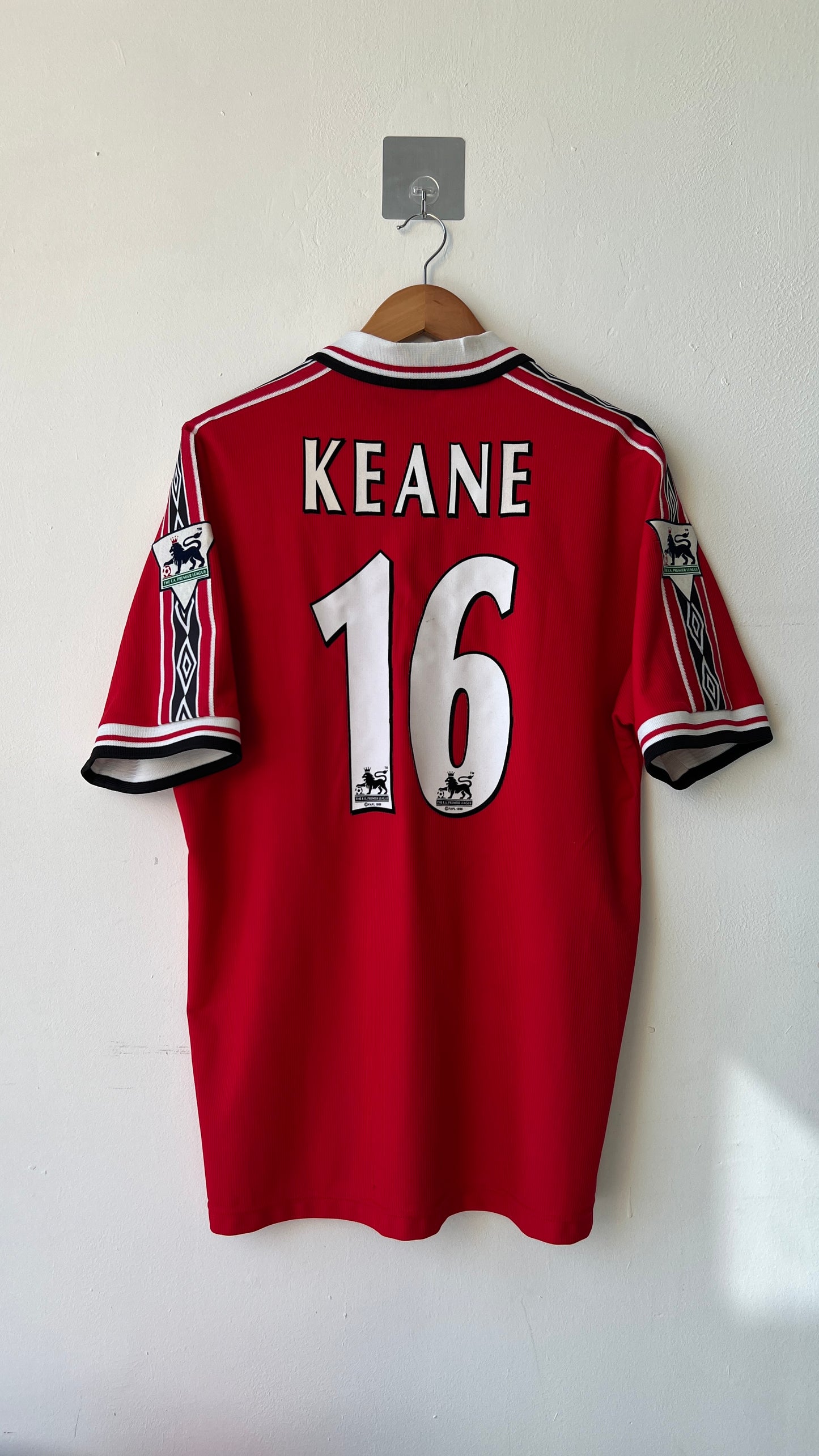 Manchester United 1998-00 Home Shirt Keane #16 (XL)