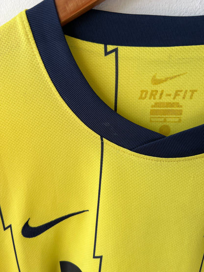 (L) Porto 2010-11 Away Shirt Falcao #9