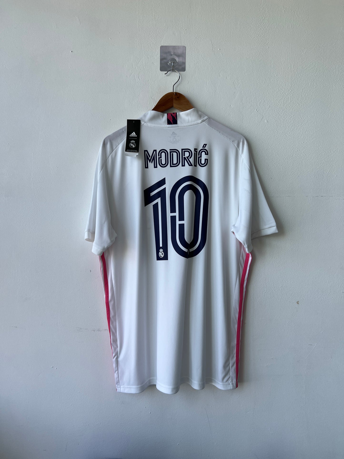 (XL) Real Madrid 2020-21 Home Shirt Modric #10 (NEW)