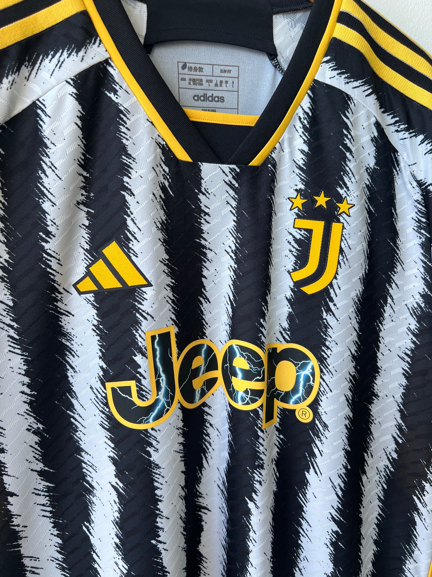(L) Juventus 2023-24 Home Player Issue Shirt Yildiz #15