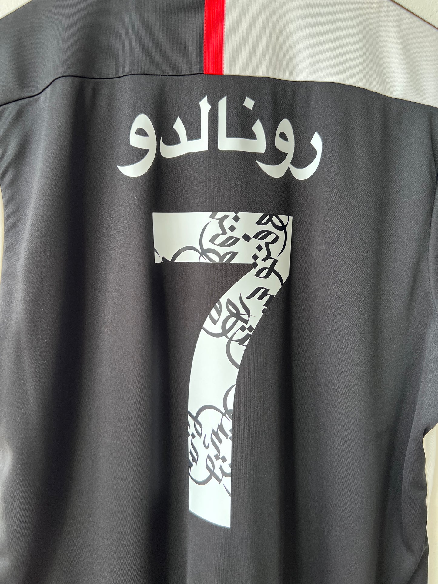 (L) Juventus 2019-20 Home Shirt Ronaldo #7 (Arabic) (NEW)