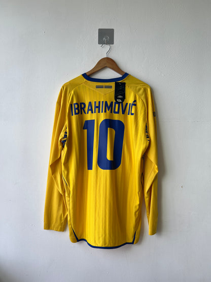(XL) Sweden 2008-09 Long Sleeve Home Shirt Ibrahimovic #10 (NEW)