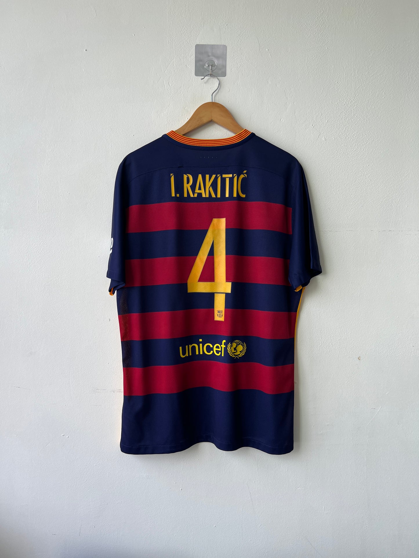 (XL) Barcelona 2015-16 Home Player Issue Shirt I. Rakitic #4