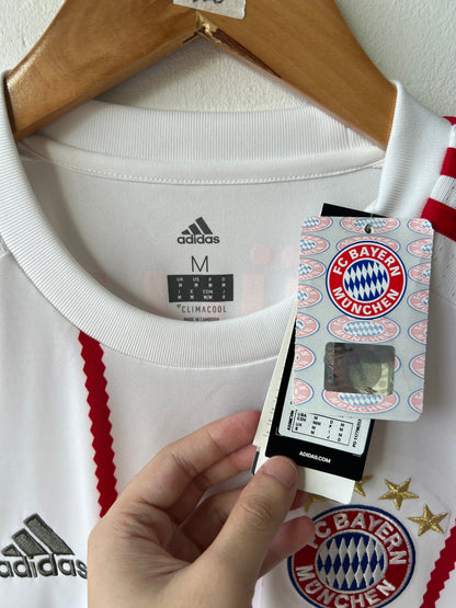 (M) Bayern Munich 2017-18 European Third Shirt Muller #25 (NEW)