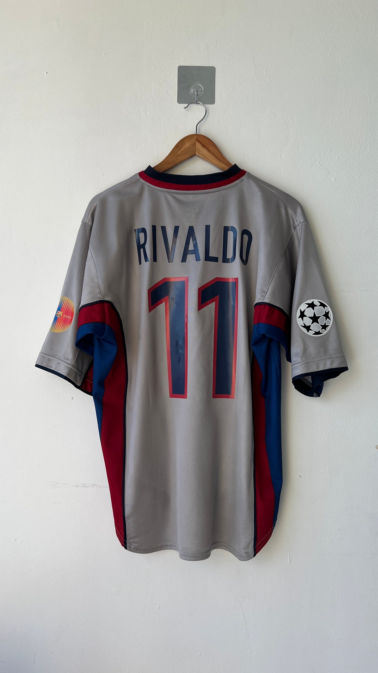 Barcelona 1998-01 Away Shirt Rivaldo #11 (L)