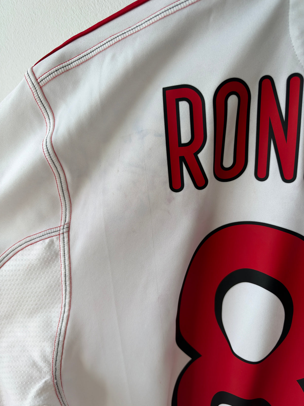 (M) AC Milan 2010-11 Away Shirt Ronaldinho #80
