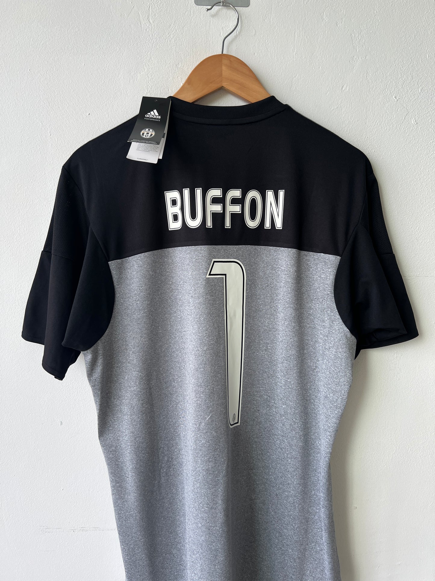 (M) Juventus 2015-16 GK Shirt Buffon #1 (NEW)