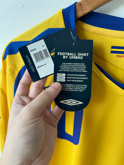(XL) Sweden 2008-09 Long Sleeve Home Shirt Ibrahimovic #10 (NEW)