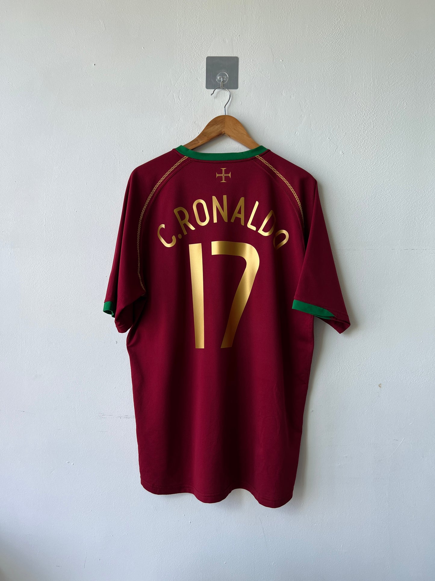 (XL) Portugal 2006-08 Home Shirt C. Ronaldo #17