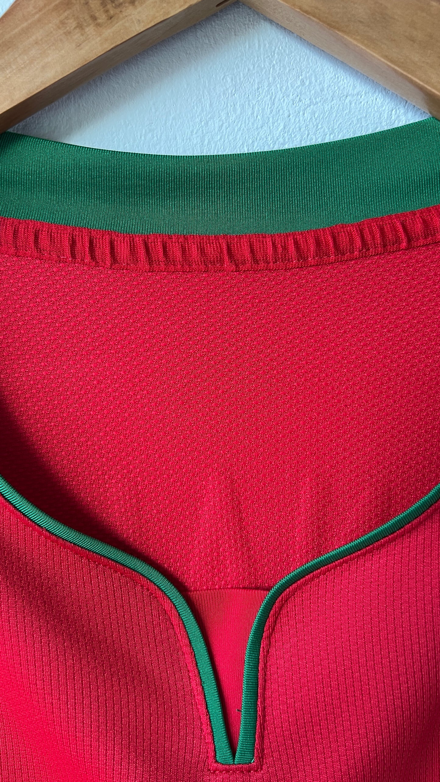 Portugal 2008-10 Home Shirt Ronaldo #7 (L/XL)