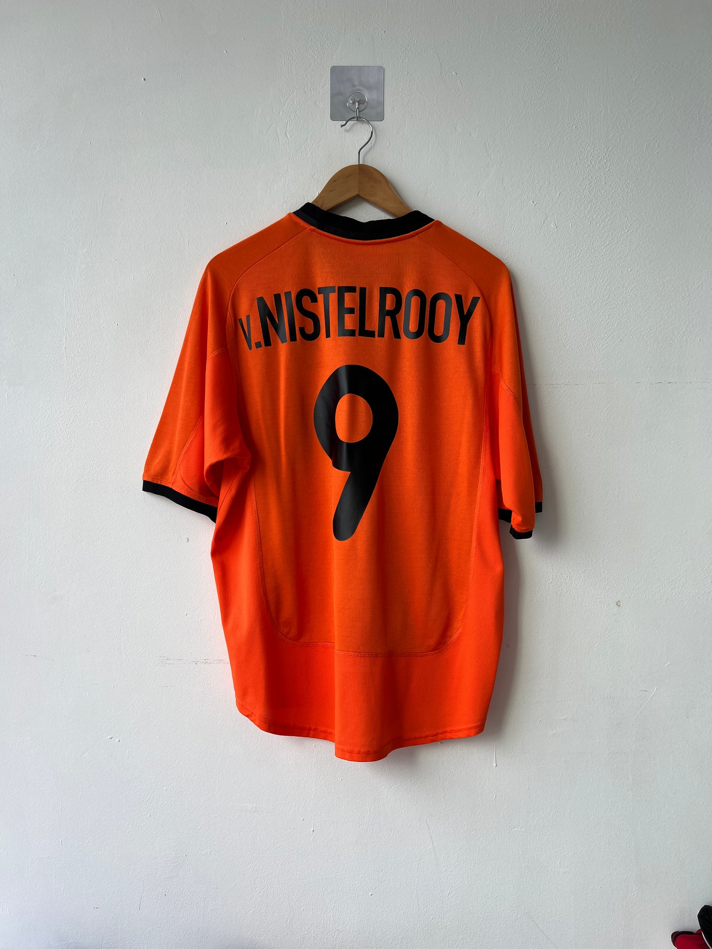 (L) Holland 2000-02 Home Shirt v. Nistelrooy #9