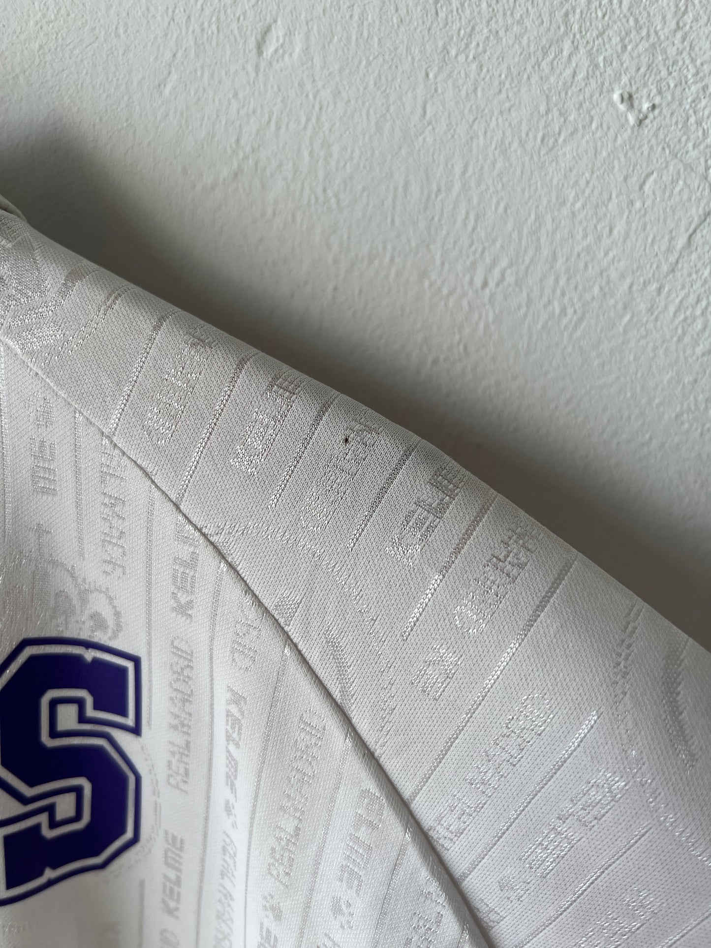 (M fits L) Real Madrid 1996-97 Home Shirt R. Carlos #3