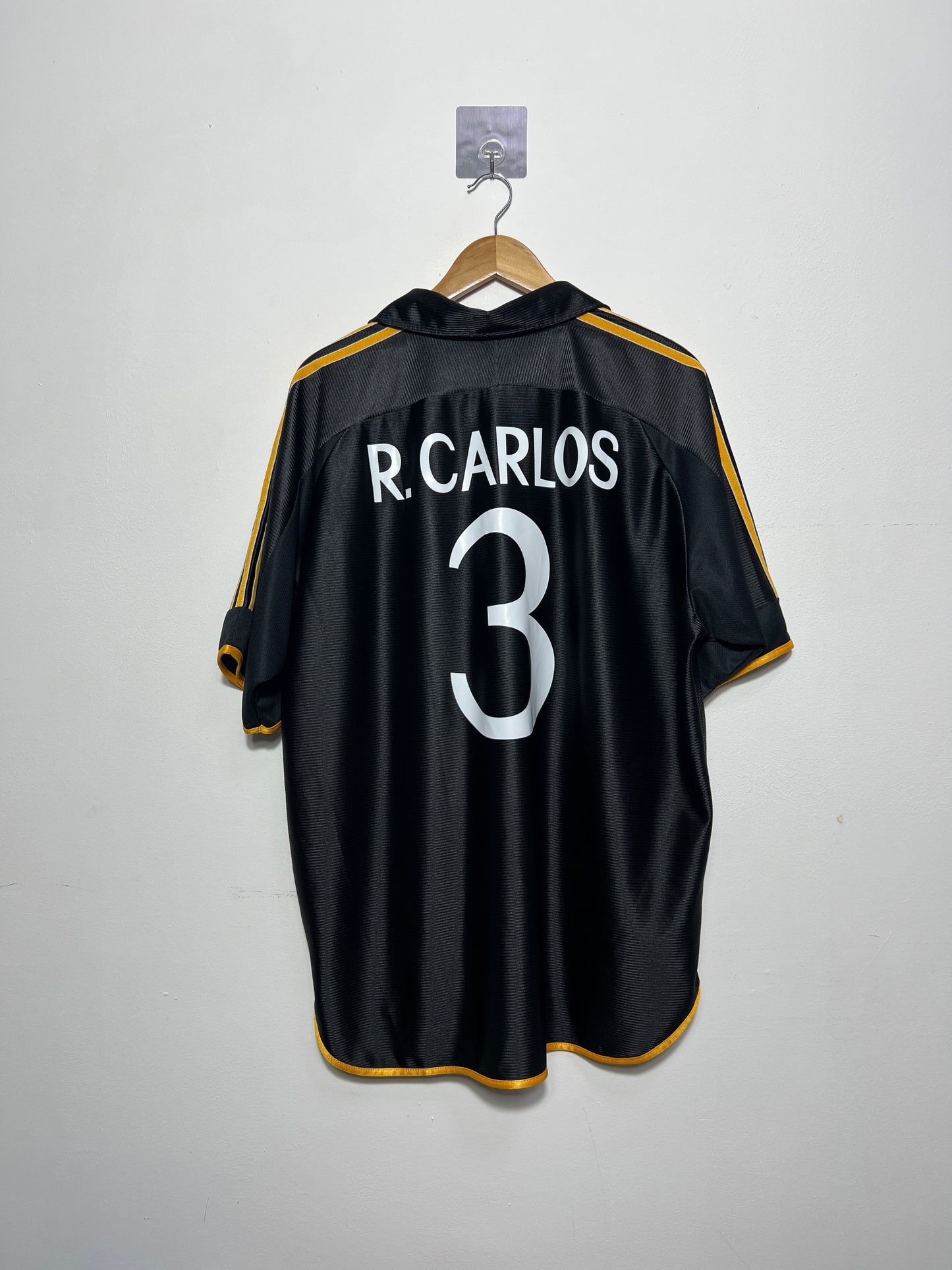 (XL) Real Madrid 1999-01 Away Shirt R. Carlos #3