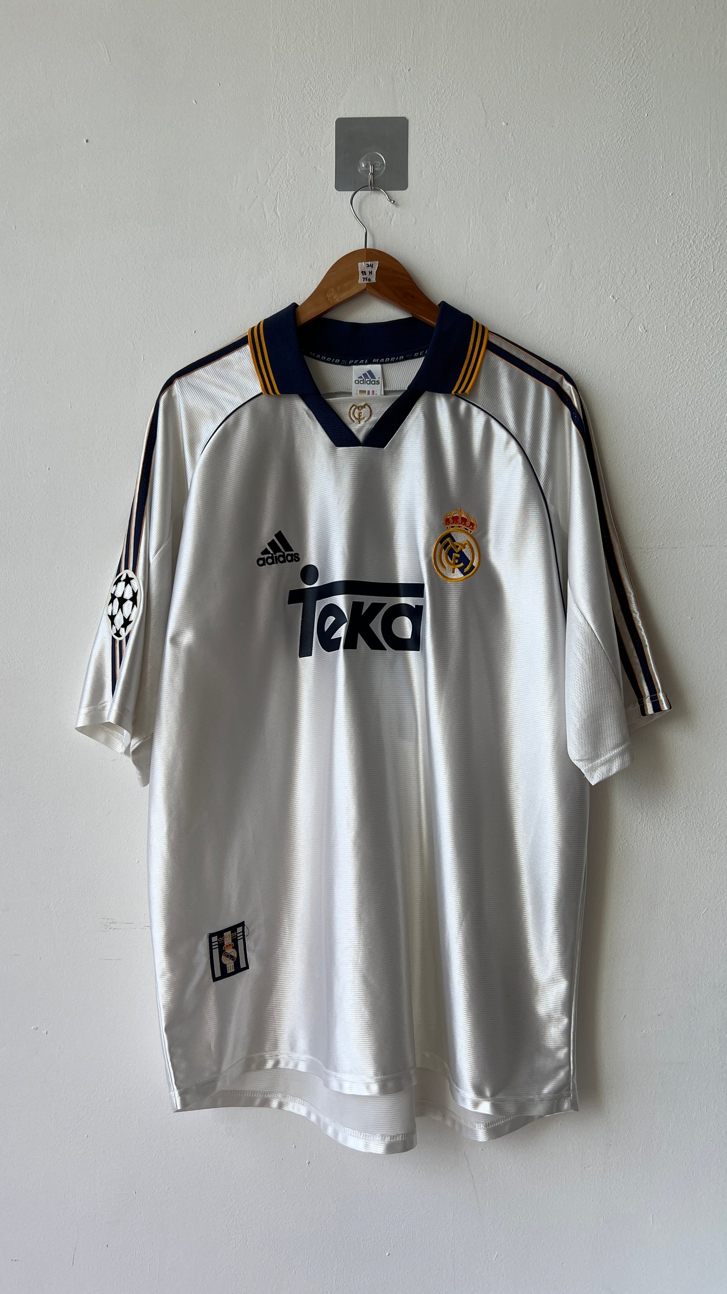 Real Madrid 1998-00 Home Shirt Raul #7 (XL)