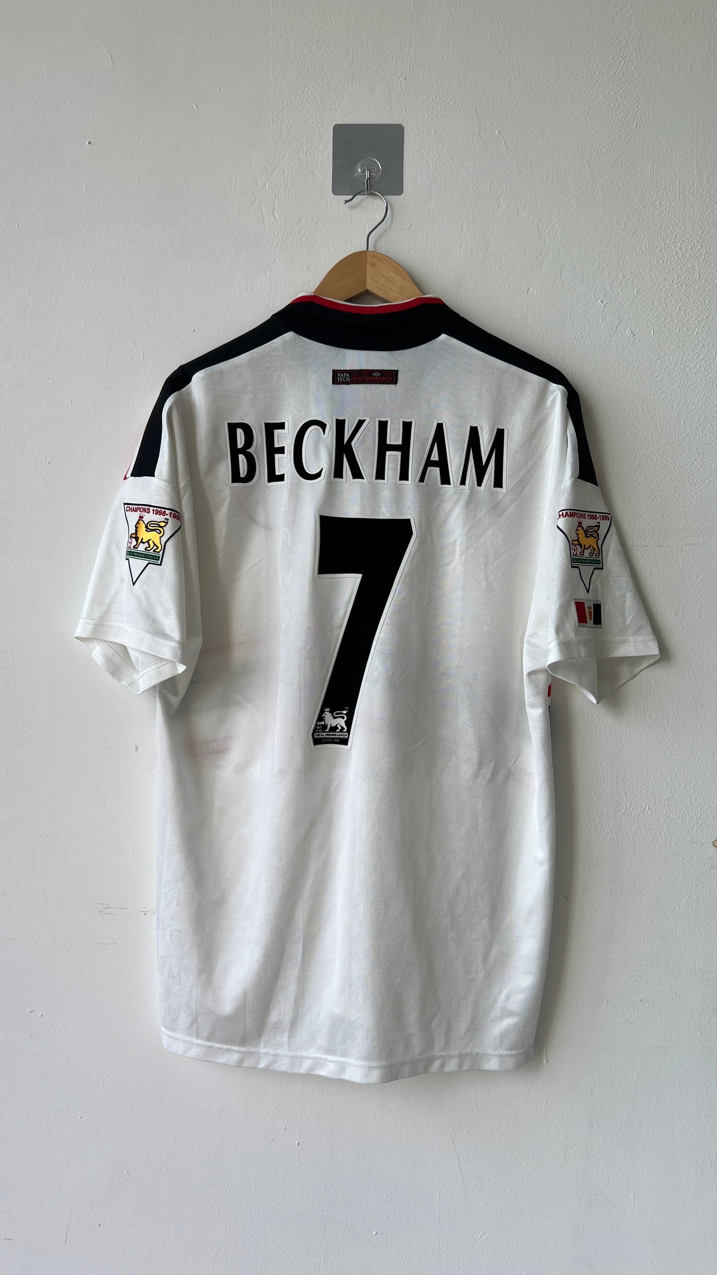 Manchester United 1997-99 Away Shirt Beckham #7 (XL)