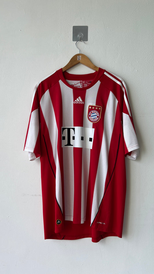 Bayern Munich 2010-11 Home Shirt Robben #10 (XL)