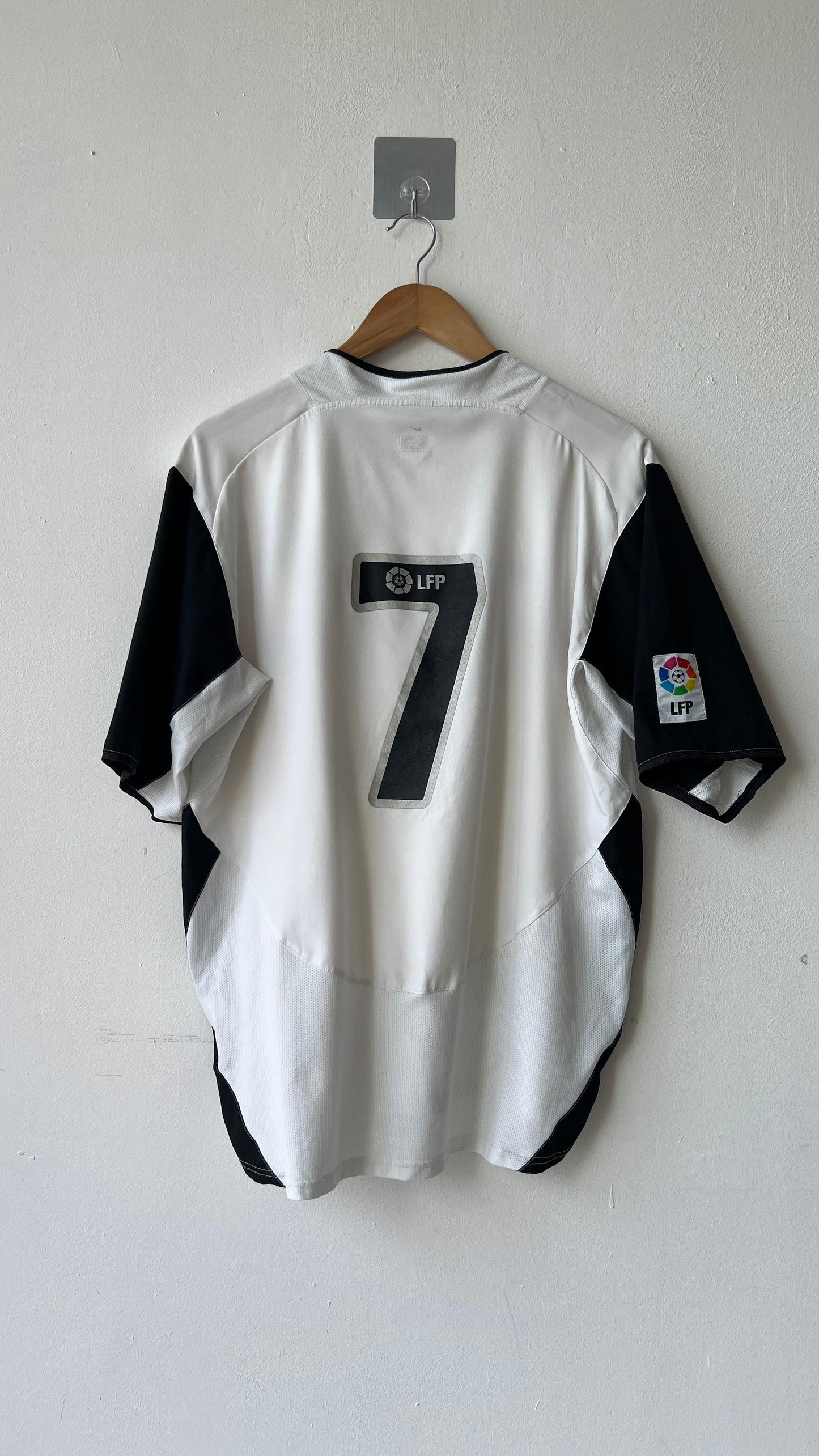 Valencia 2003-04 Home Shirt #7 (L)