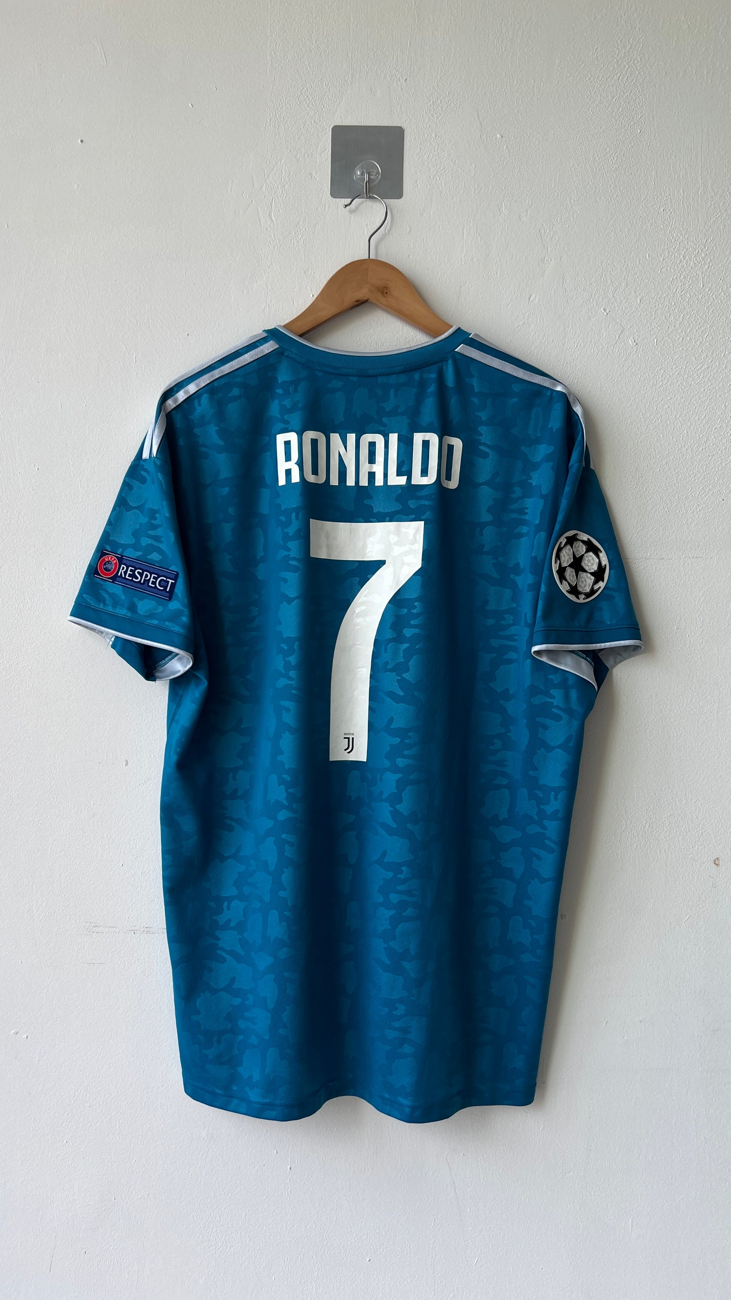 Juventus 2019-20 Third Shirt Ronaldo #7 (XL)