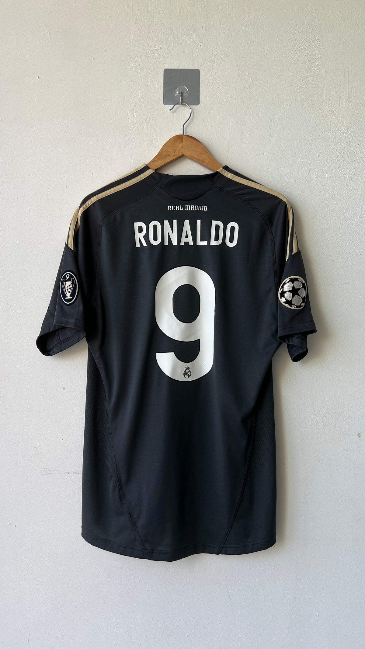 Real Madrid 2009-10 Third Shirt Ronaldo #9 (M) – Sunday Football 