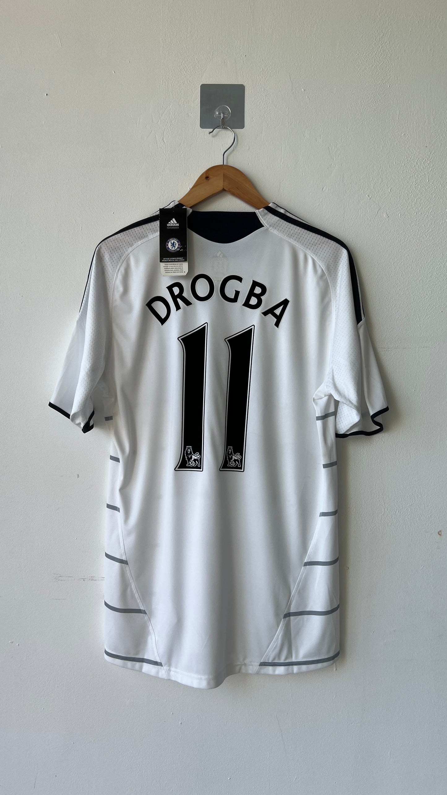 Chelsea 2009-10 Third Shirt Drogba #11 (M) (Brand New)