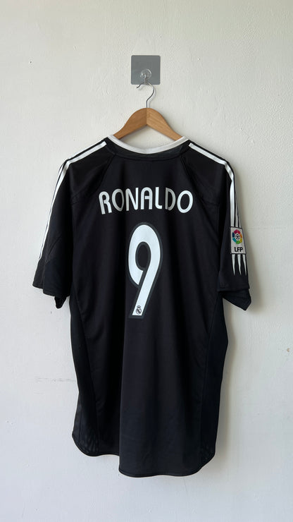 Real Madrid 2004-05 Away Shirt Ronaldo #9 (XL)